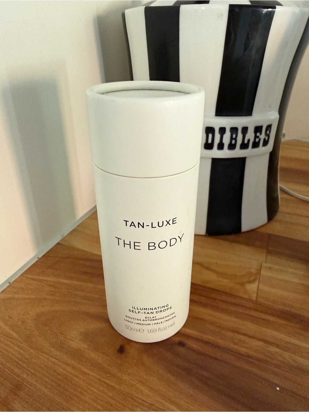 NIB TAN-LUXE The Body Illuminating Self-Tan Drops – White